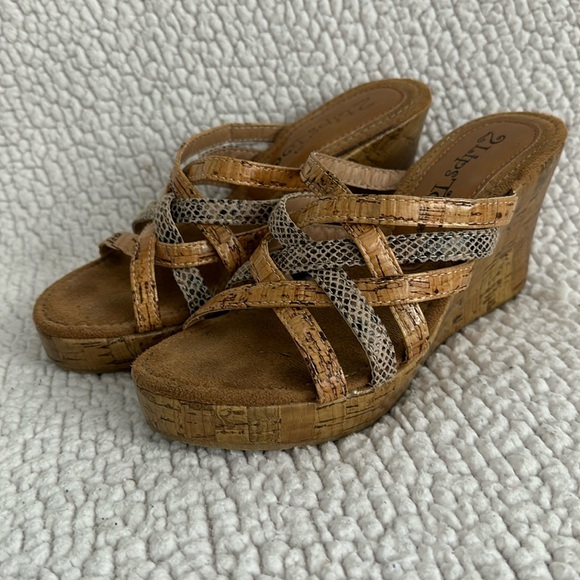 Ladies wedges - Picture 1 of 4